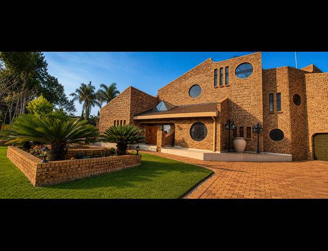 6 BEDROOM HOUSE FOR SALE IN SUNWARD PARK